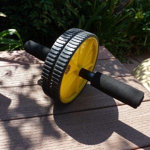 New Gold's Gym  Dual Ab Wheel